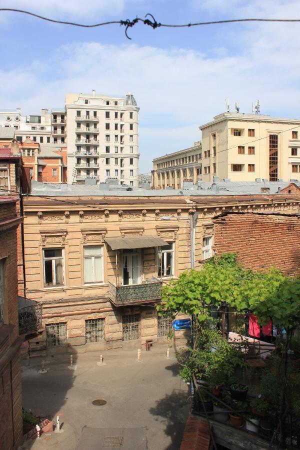 Valiko Hotel Tbilisi Buitenkant foto